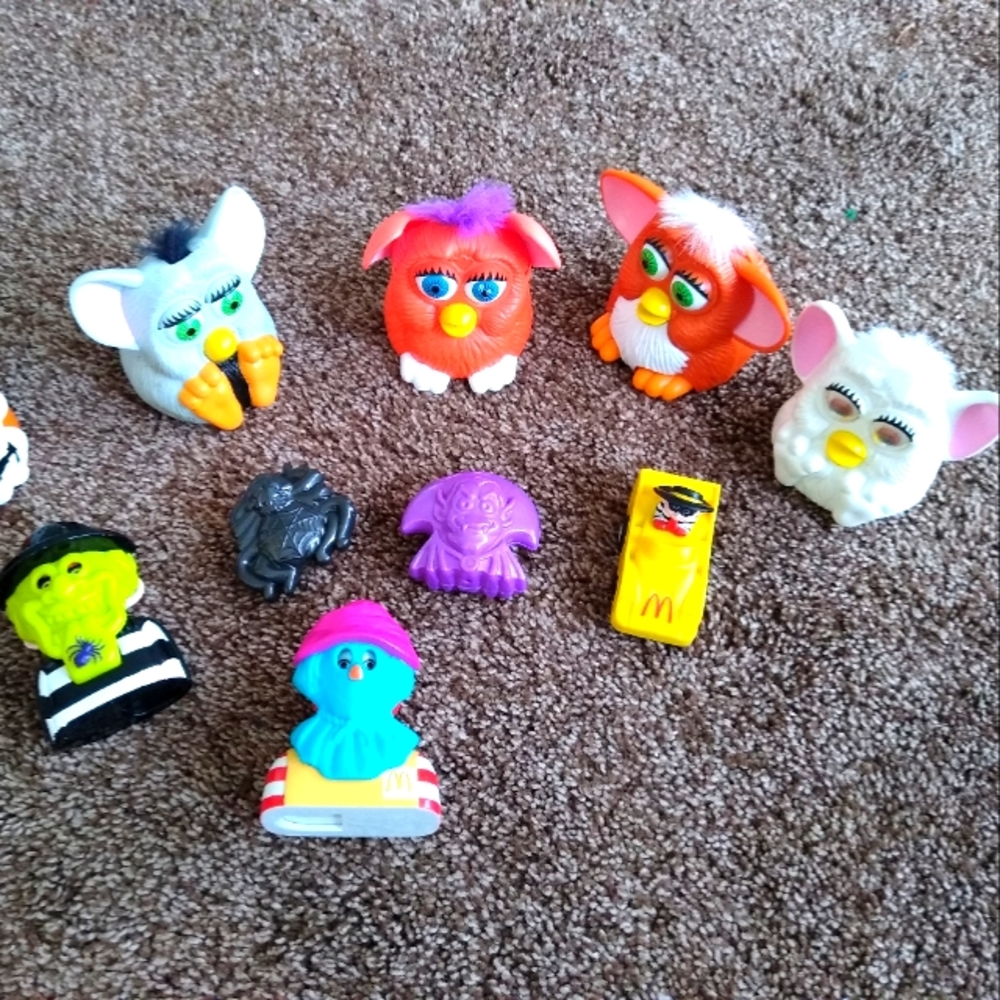 Lot of 10 McDonald’s happymeal Furbys Halloween crazy Bones toys